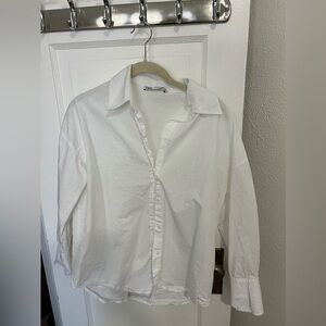 Zara white button down. Only worn a couple times.